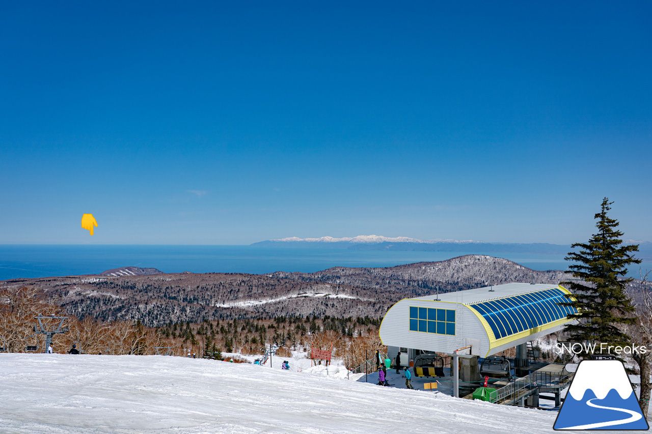 札幌国際スキー場｜ゴールデンウイーク初日も全コース滑走可能OK！！真っ白な雪と澄んだ青空 ＝ 絶好の春スキー＆スノーボード日和♪そして、日本海の彼方に、なんと利尻富士が見えた？！